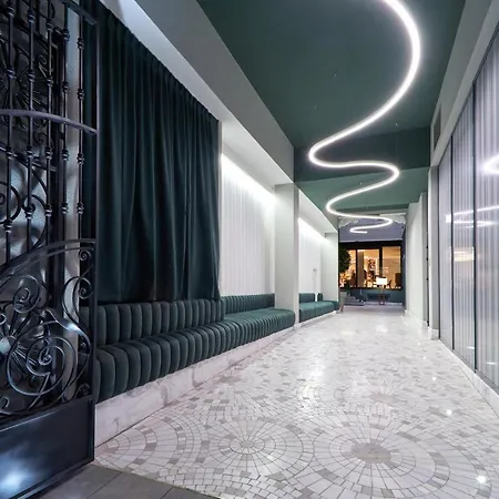 ホテル Radisson Centre 4*