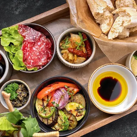 فندق Radisson Centre 4*