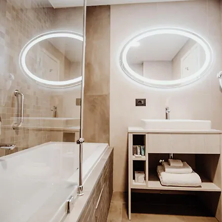 Radisson Centre ホテル 4*