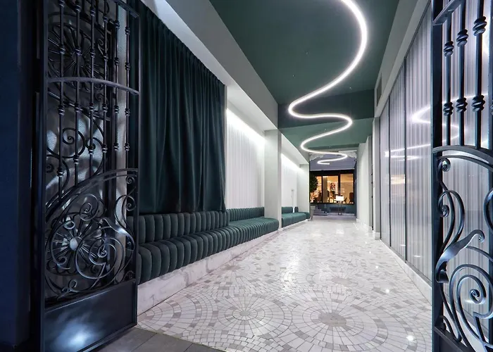 Готель Radisson Centre 4*